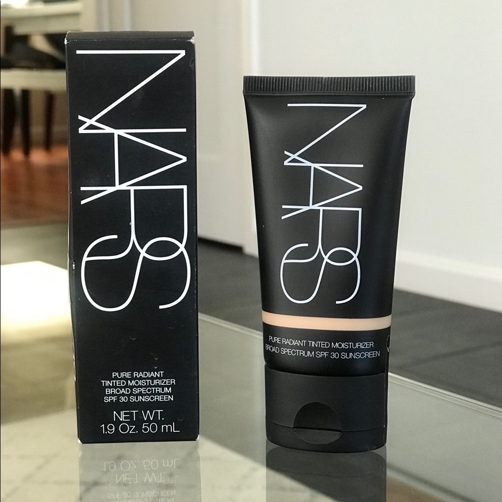 NARS Pure Radiant Tinted Moisturizer - Alaska
